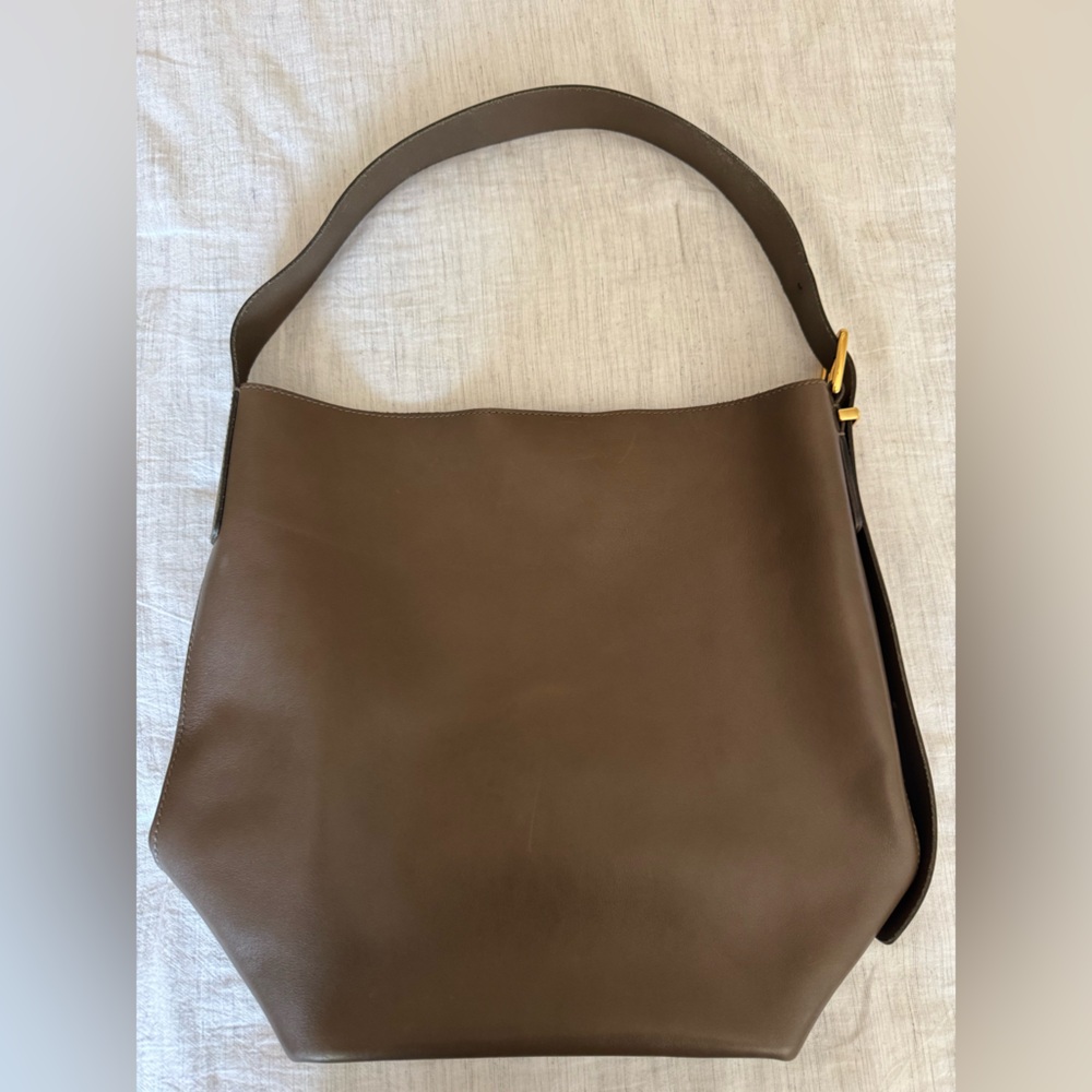 Madewell Essential Bucket Tote